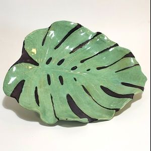 Monstera Leaf Ceramic Tray Green Black 14 x 13